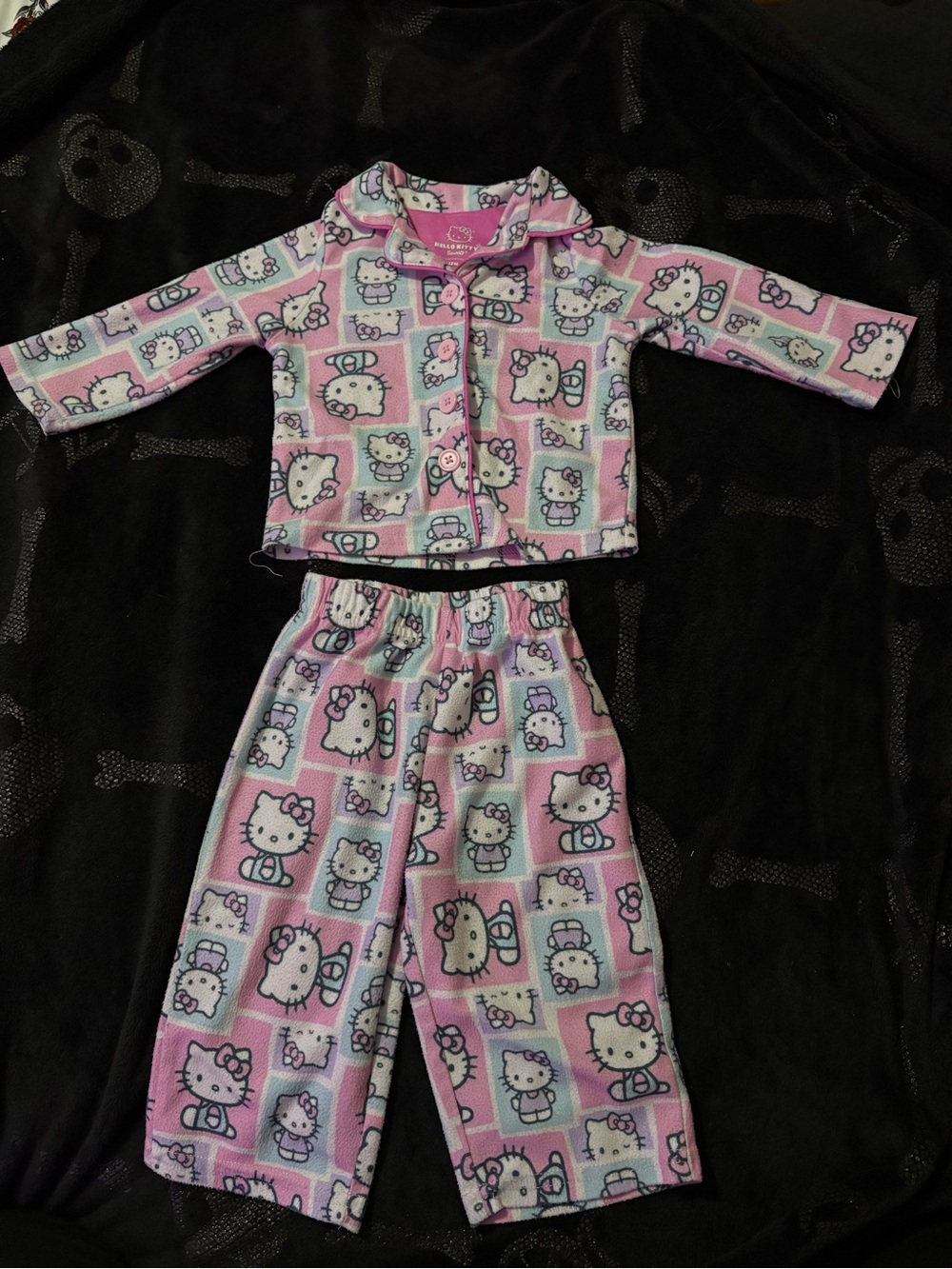 Hello Kitty Pink and White Girls' Fleece Pajama Set